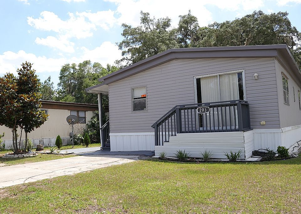 1st image of 5431 NE 35th St #203