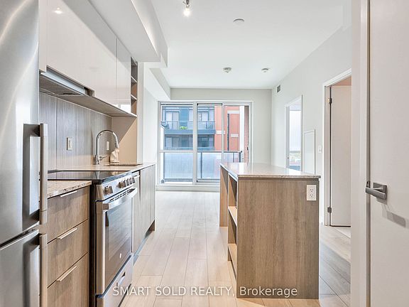 3rd image of 31 Tippett Rd #833