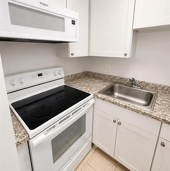1727-1727 NE 2nd St #1 — Photo 7
