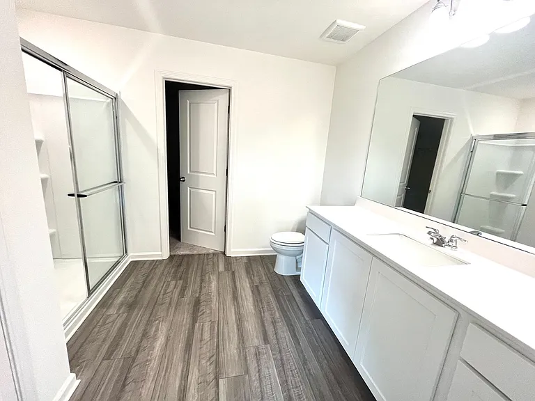 303 Hyde Park — Photo 13