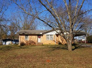 48 Janice Dr, Hartwell, GA 30643