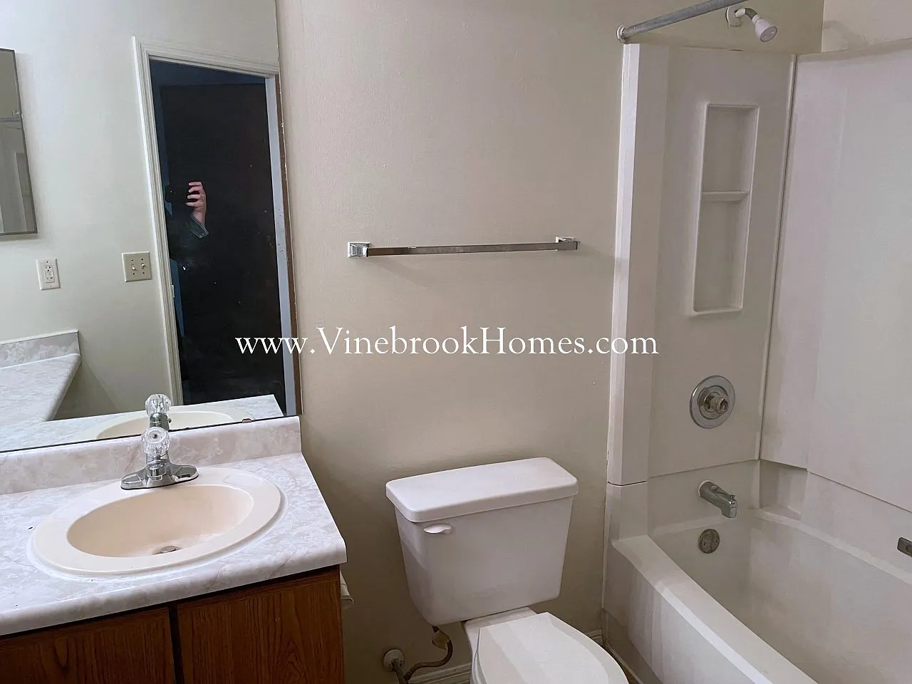 2496 Spring Valley Rd — Photo 3