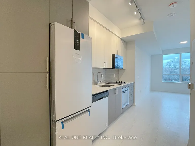 415 Main St W #409 — Photo 10