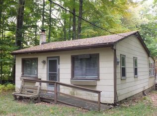 136 Stout Dr, Pocono Lake, PA