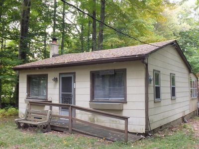 136 Stout Dr, Pocono Lake, PA, 18347