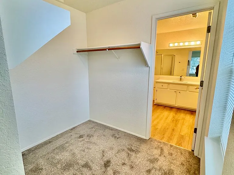 4701 NE 77th Ave #D-16 — Photo 26