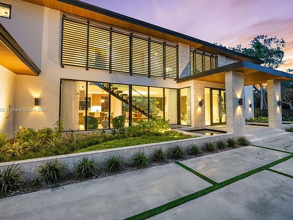 2nd image of 5907 SW 80th St