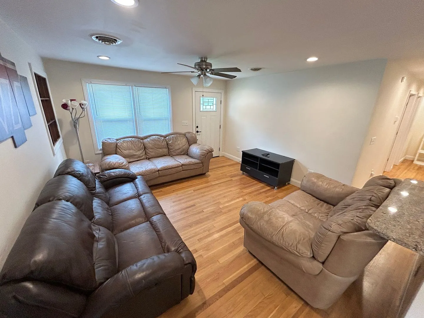 Spacious 4BR Home with 3 Baths, Large Yard & Convenient Blacksburg Location — Photo 3