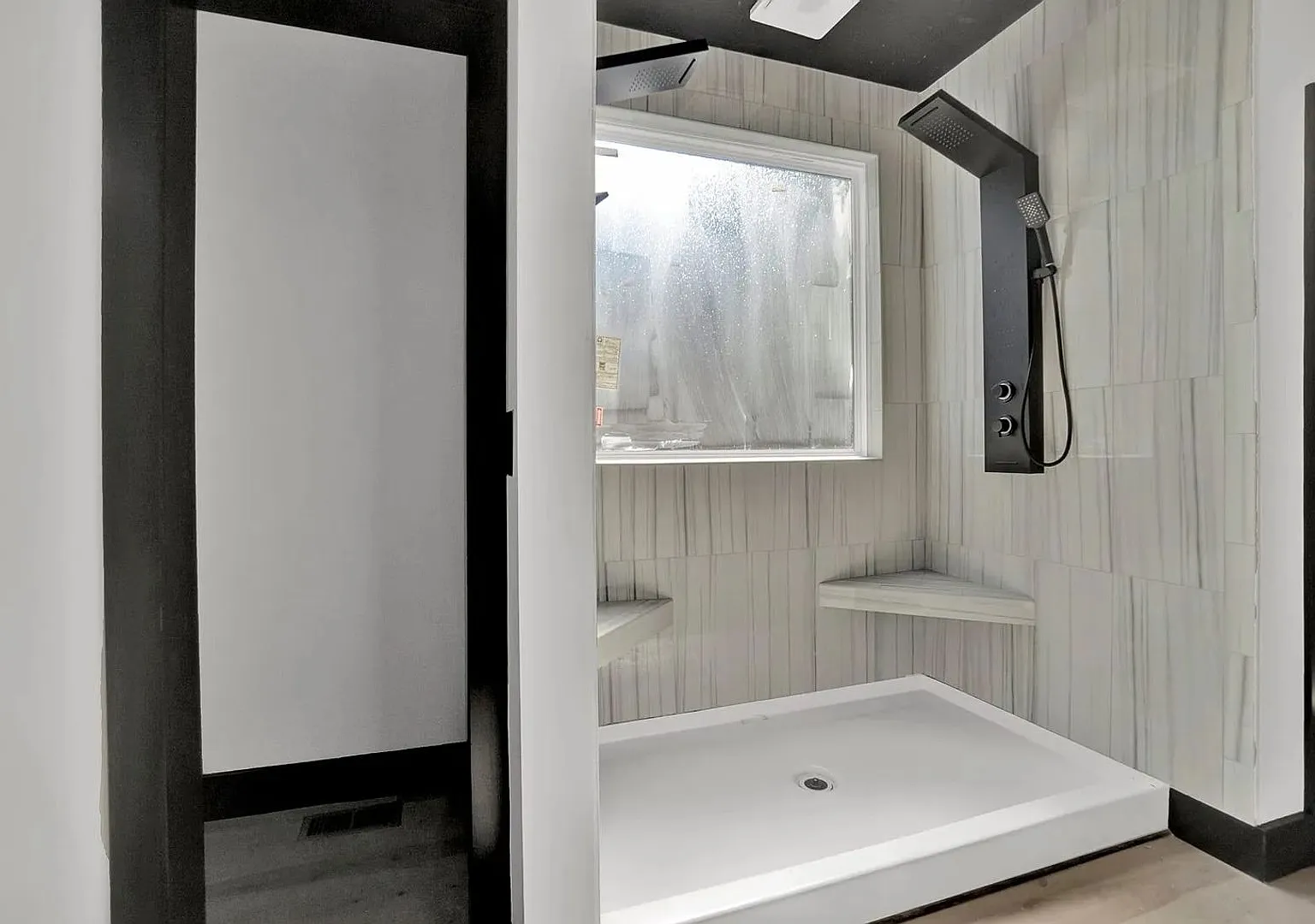 Room in 5 Bedroom Home in Rock Hill — Photo 4