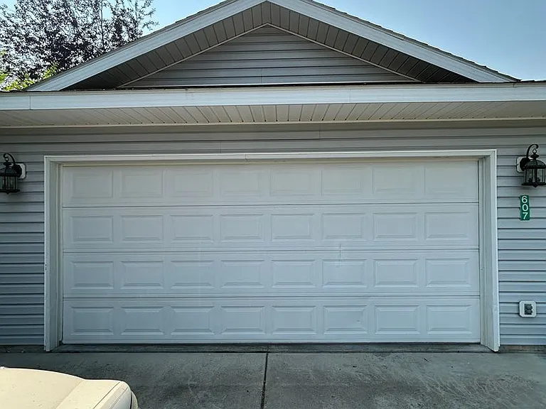 607 Desta St — Photo 3
