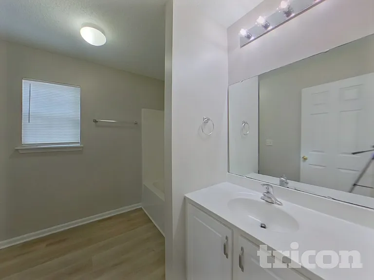 221 Meyer Ln — Photo 14