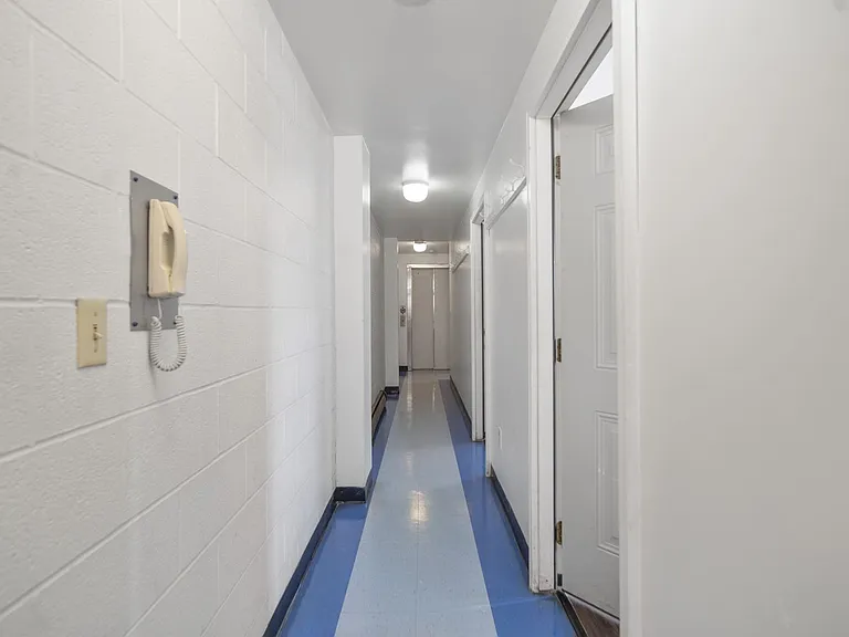401 College Avenue — Photo 10