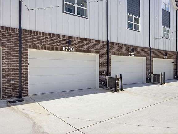 3rd image of 5706 Sofias Cir