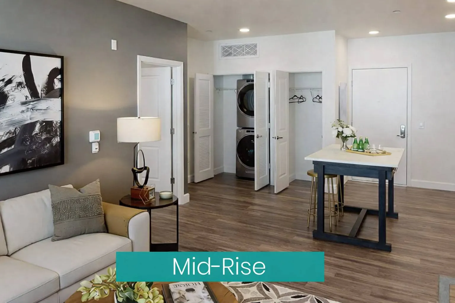 Capitol Towers - Luxury Midrise — Photo 3