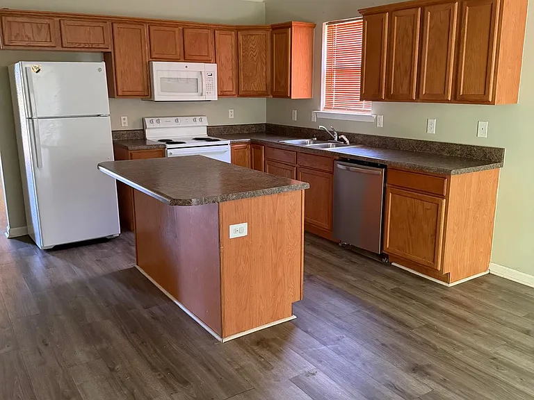 153 Strawberry Pl — Photo 3