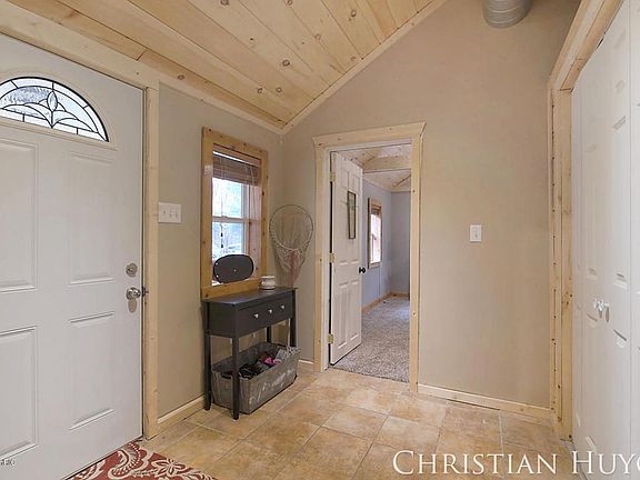 3rd image of 11837 S Newcosta Ave