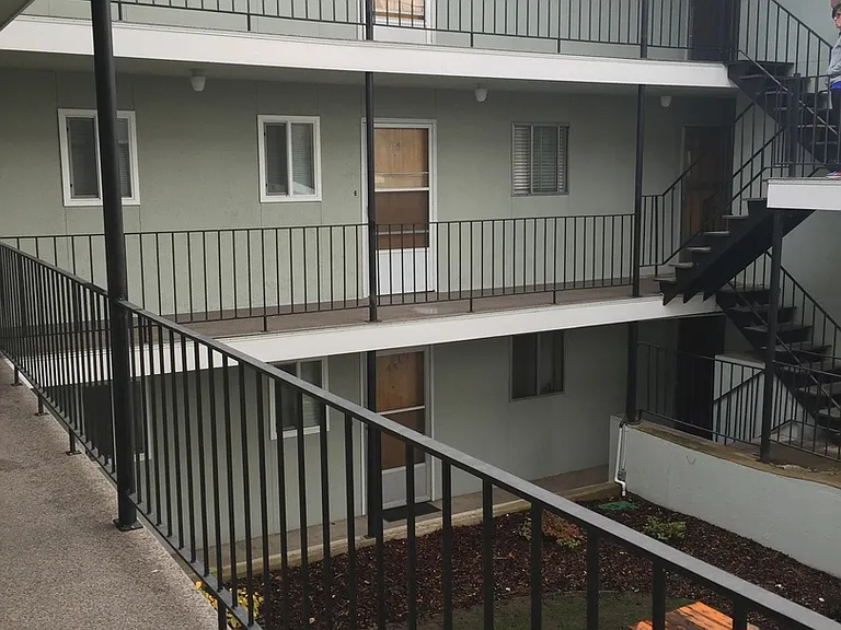 340 4th Ave E — Photo 5