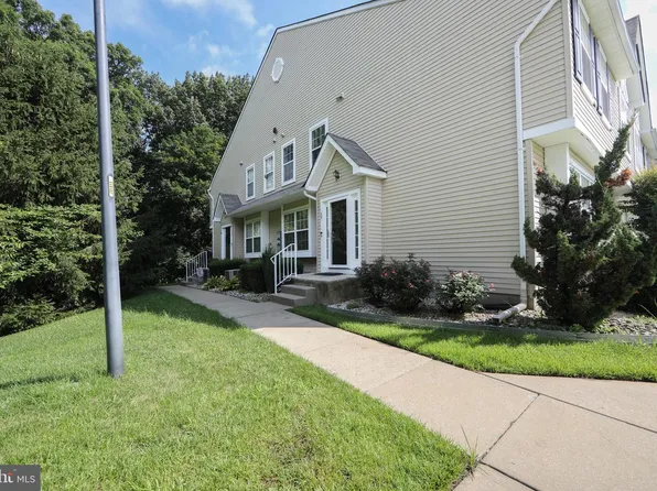 1801 Beacon Hill Dr, Sicklerville, NJ 08081