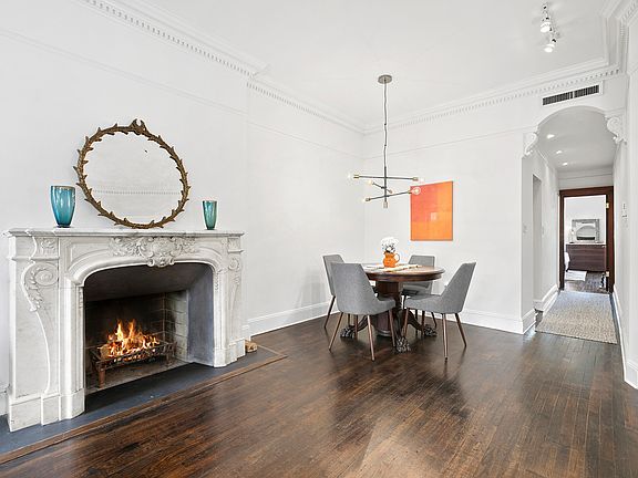 5th image of 113 W 77th St APT 4