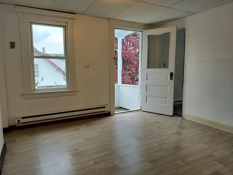 64 Chestnut Ave — Photo 4