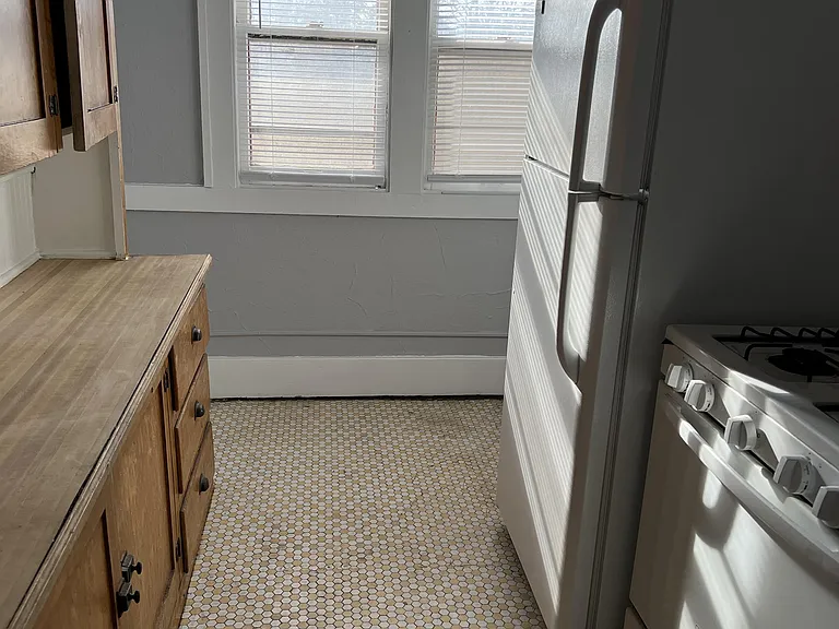 2500 Kingman Blvd — Photo 1