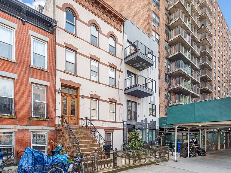 562 Park Pl #2B — Photo 35
