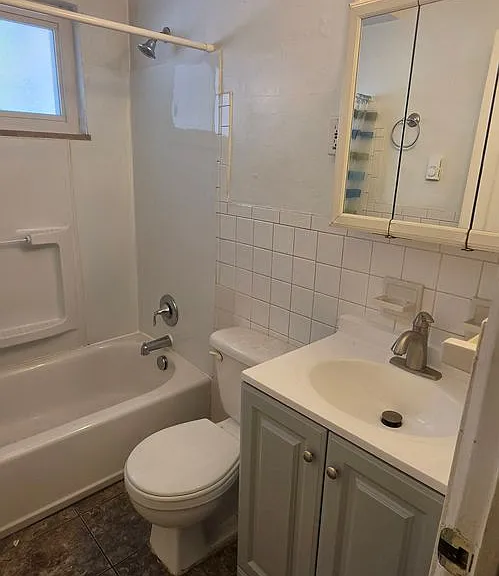 735 Syracuse Ave — Photo 12