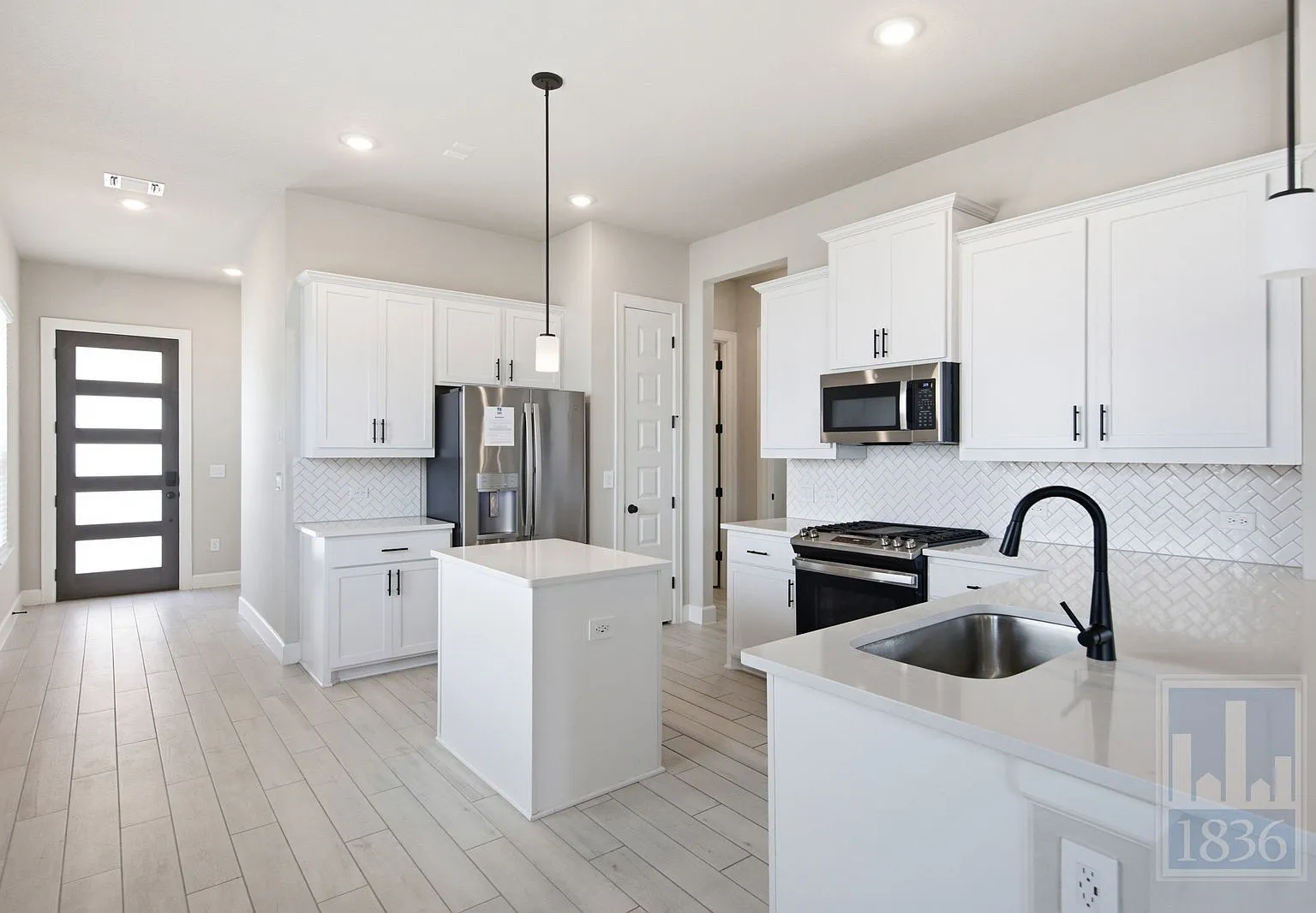 3 bed, 2.0 bath, 1714 sqft, $2,250 — Photo 2