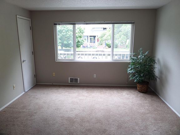 4th image of 805 N J St