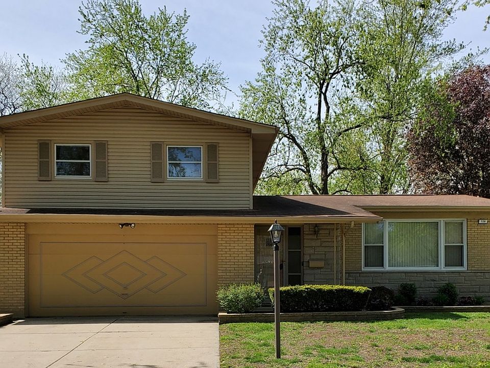 1st image of 726 W Palm Dr