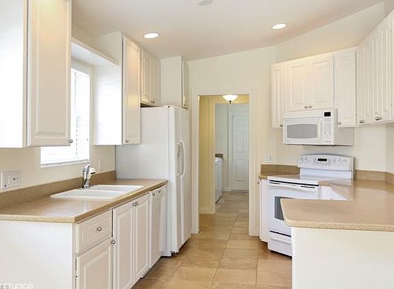 3rd image of 15413 Orlanda Dr