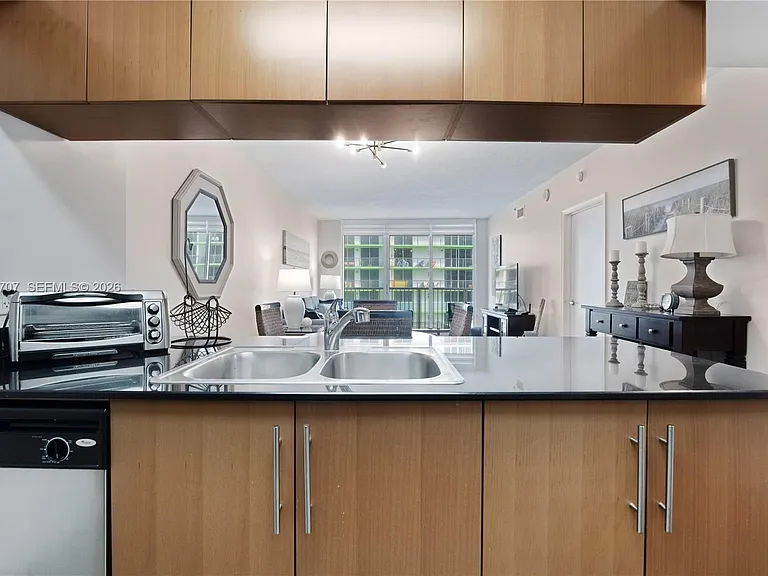 1750 N Bayshore Dr #1405 — Photo 13