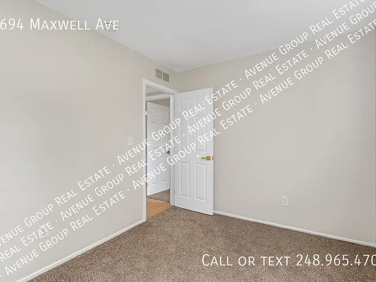 8694 Maxwell Ave — Photo 12