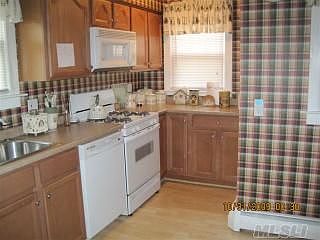 Colonial Kitchen 