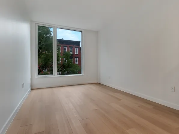 1024 Manhattan Avenue image 1 of 15