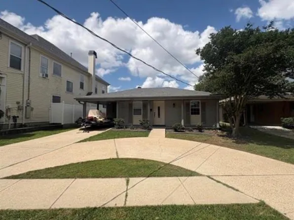 3512 Lake Villa Dr, Metairie, LA 70002