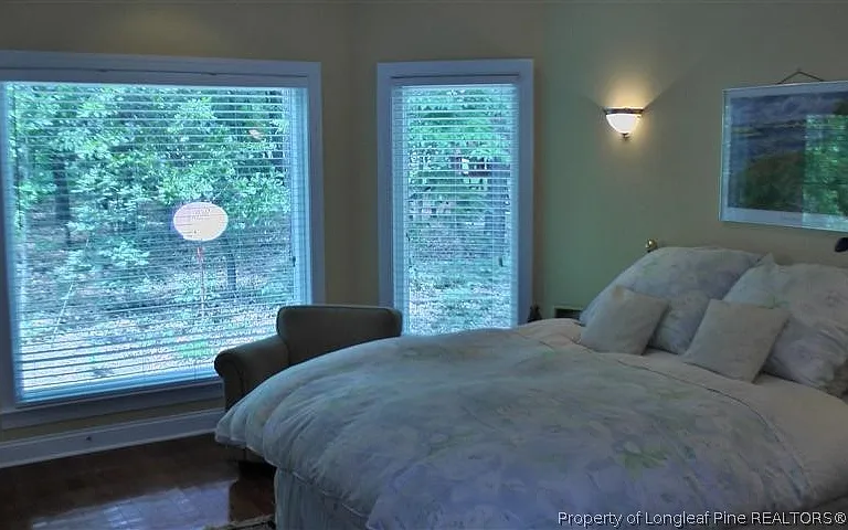 158 Sherwood Ln — Photo 6