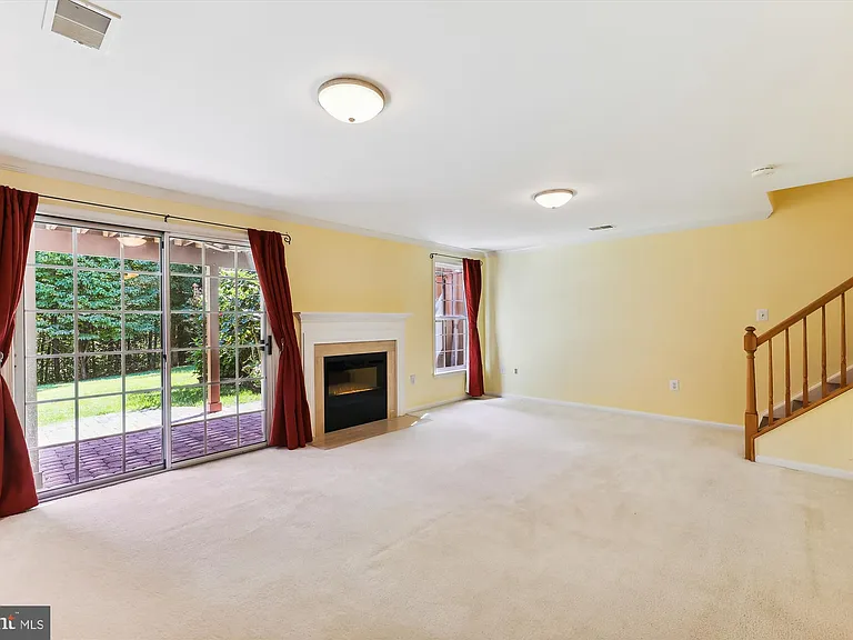 7445 Gillingham Row — Photo 21