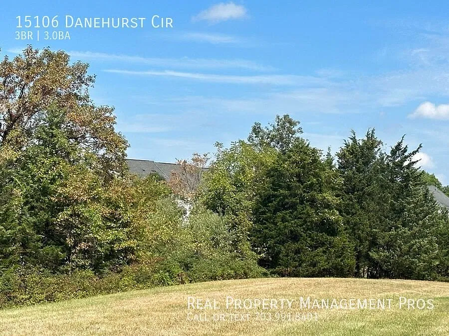Nice TH in Piedmont South! — Photo 3