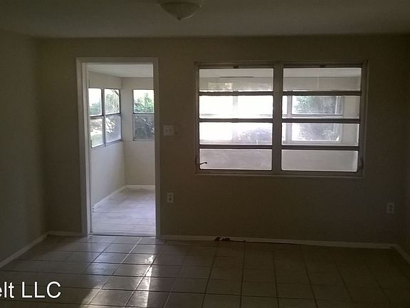 5th image of 228 Marveline Dr