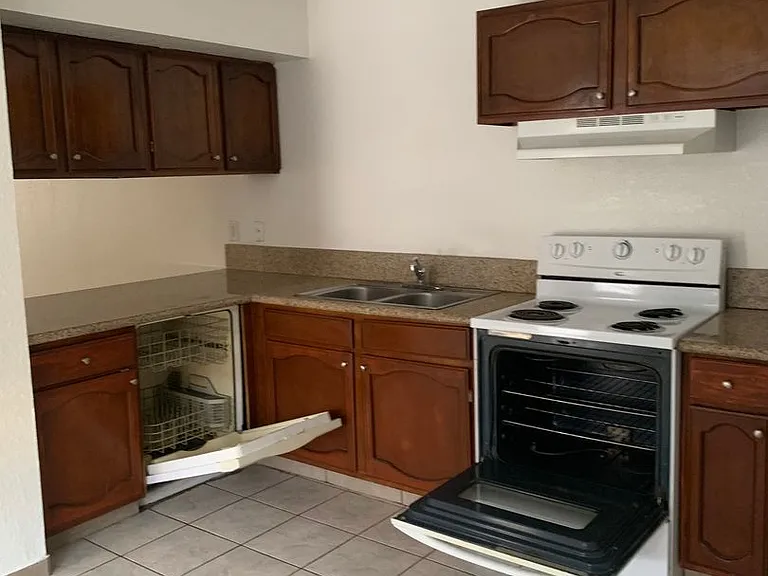 5148 Greene Ln #C — Photo 11
