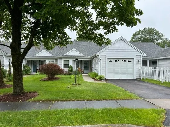 16 Clover Lane #9b, Essex, VT 05452