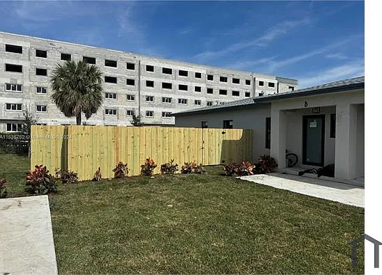 4 bed, 1280 sqft, $3,000 — Photo 2