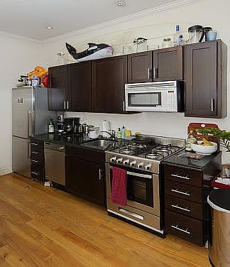 1st image of 320 W 14th St APT 1B