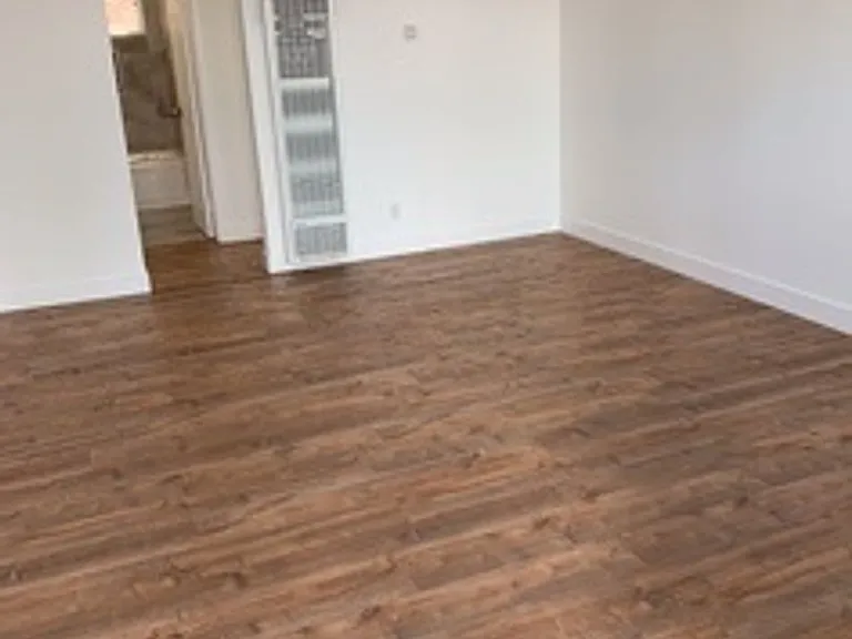 5017 S Figueroa St — Photo 2