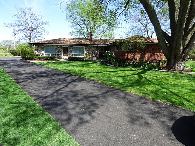1st image of 393 Knollwood Ct
