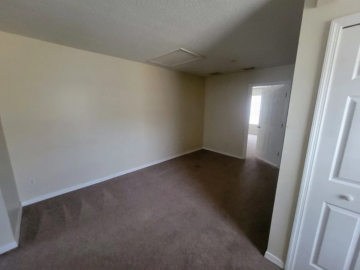 Building Photo - 4335 Silver Falls Dr