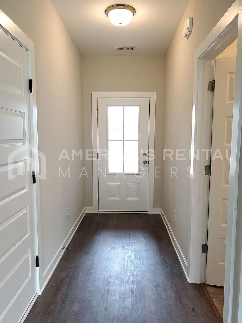 Home for Rent in Clanton, AL... Available to View with 48 Hours Notice — Photo 4