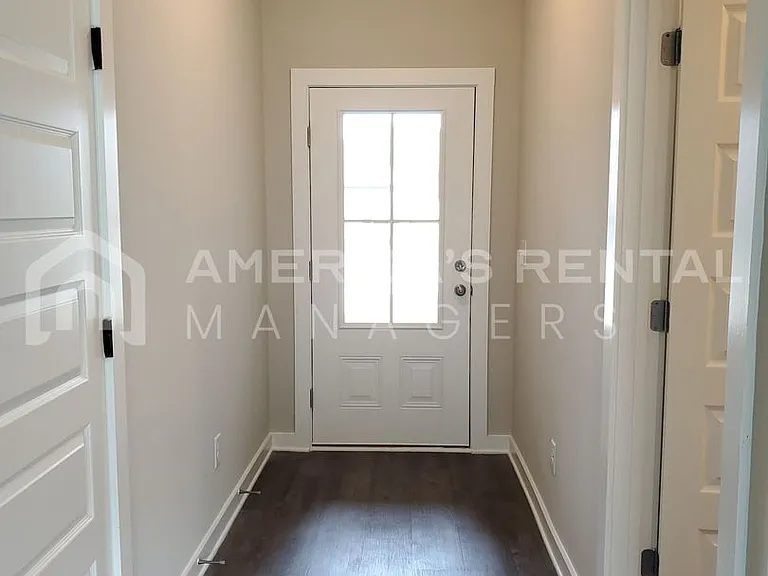 101 Ballington Way — Photo 4