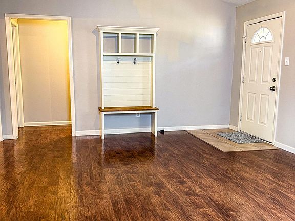 3rd image of 190 Sally St